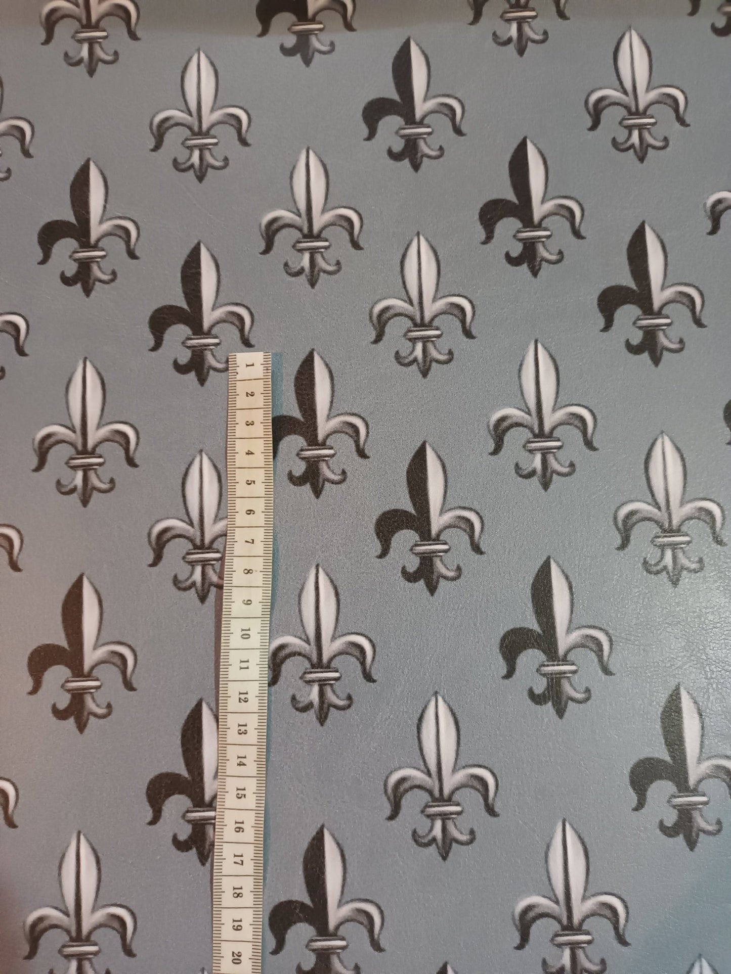 EP Fleur de Lis grau